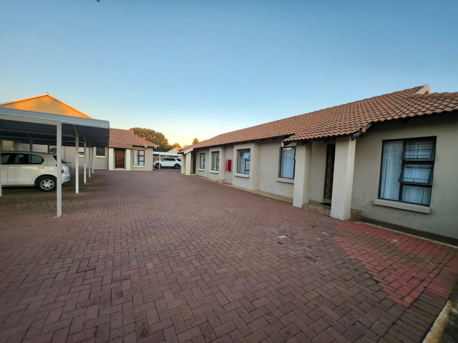 2 Bedroom Property for Sale in Flamwood North West